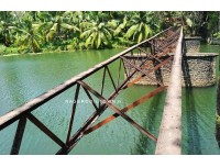 பழமையின் பெருமையுடன் திற்பரப்பு பழைய பாலம்....